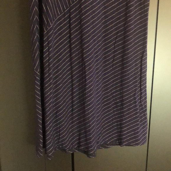 Super soft, comfy, and cute navy and white Matty M striped maxi skirt size Small - Picture 4 of 10